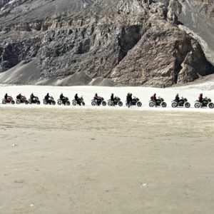 Rannvijay Singh with the Mahindra Mojo Tribe