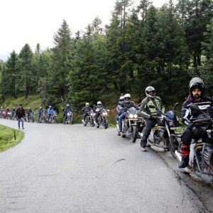 Rannvijay Singh with the Mahindra Mojo Tribe