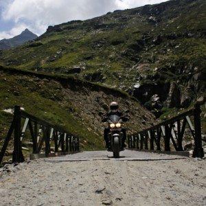 Rannvijay Singh with the Mahindra Mojo Tribe