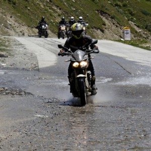 Rannvijay Singh with the Mahindra Mojo Tribe