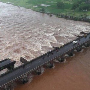 bridge on Mumbai Goa highway crumbles