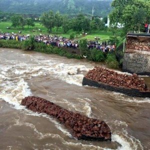 bridge on Mumbai Goa highway crumbles