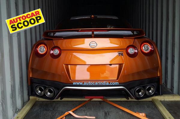 2017 Nissan GT-R spied in India (1)