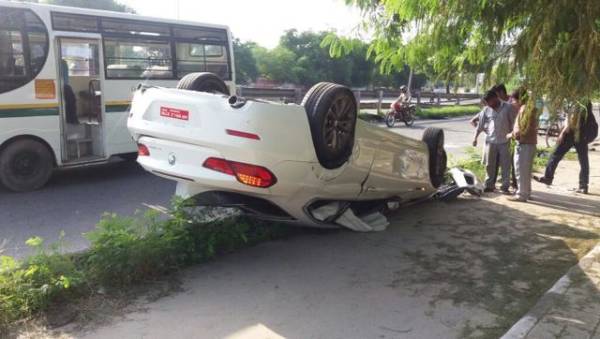 BMW-6-series-accident-Delhi-600x339