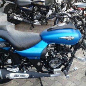 Bajaj Avenger Custom Paintjob