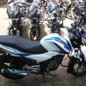 Bajaj Discover Custom Paintjob