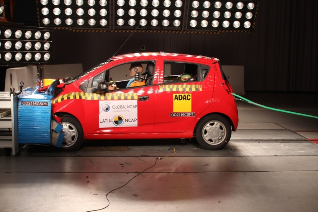 chevrolet-beat-crash-test-1