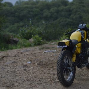 Custom Cafe Racer by Hustler Moto Bajaj Pulsar