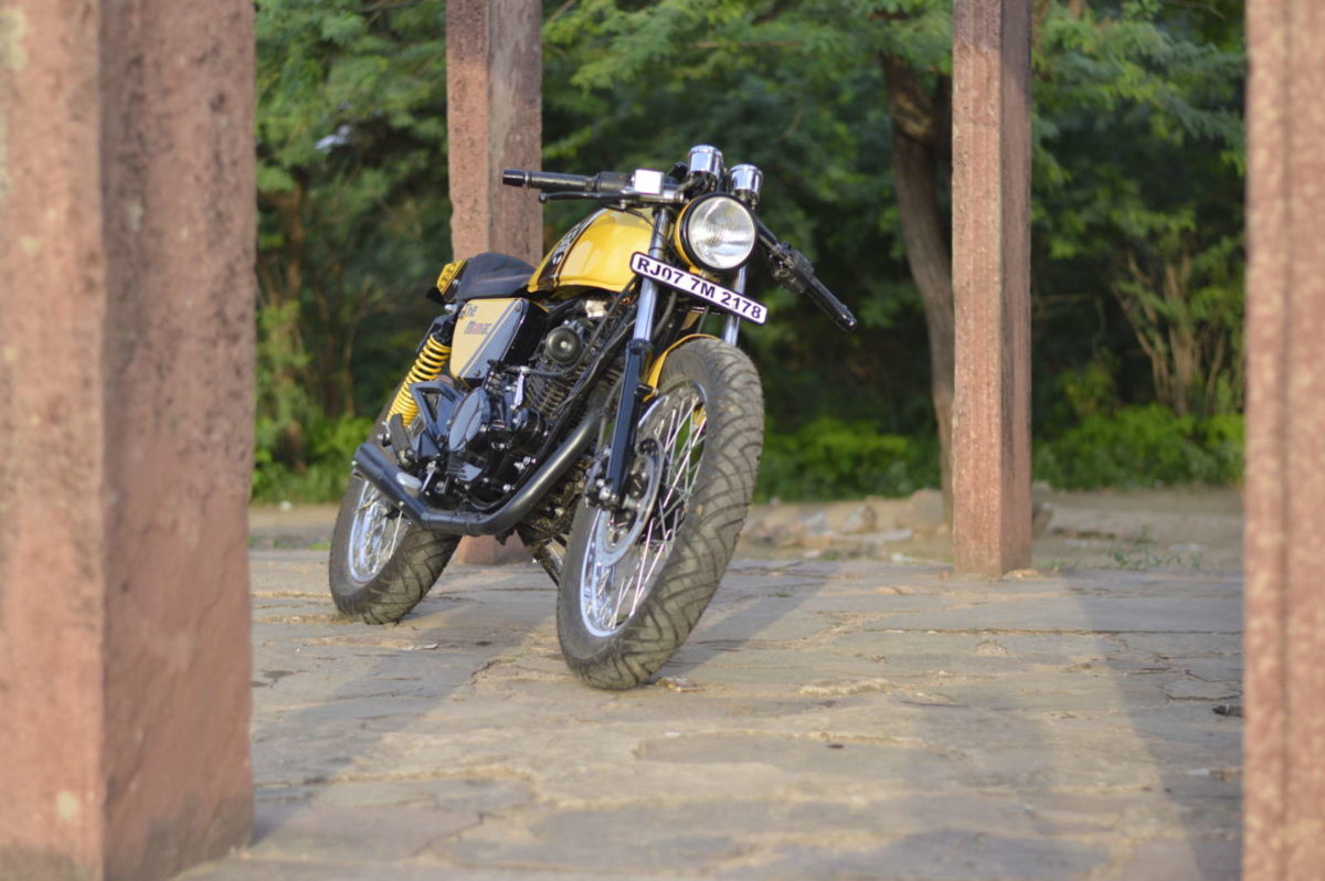 Custom Cafe Racer by Hustler Moto Bajaj Pulsar