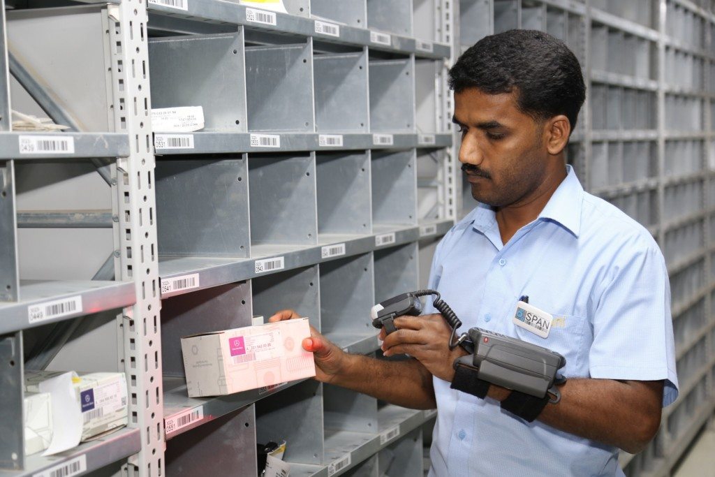 use-of-rfid-scanner-in-the-parts-warehouse