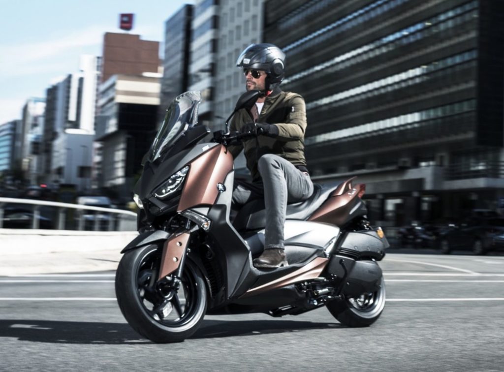 2017-yamaha-xmax-300-3