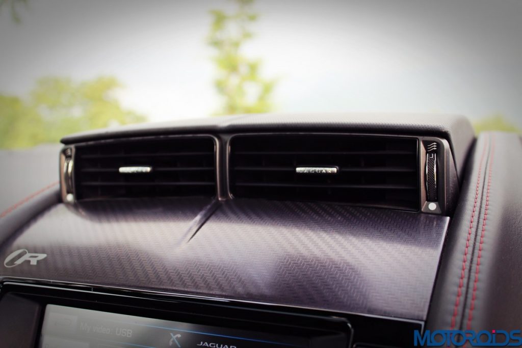 jaguar-f-type-r-coupe-ac-vents