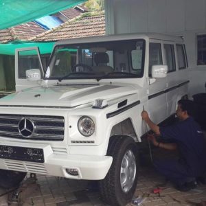 Mahindra Bolero modified into a Mercedes Benz G Wagen