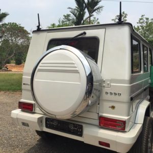 Mahindra Bolero modified into a Mercedes Benz G Wagen