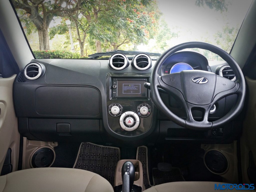 mahindra-e2o-plus-front-dashboard-8