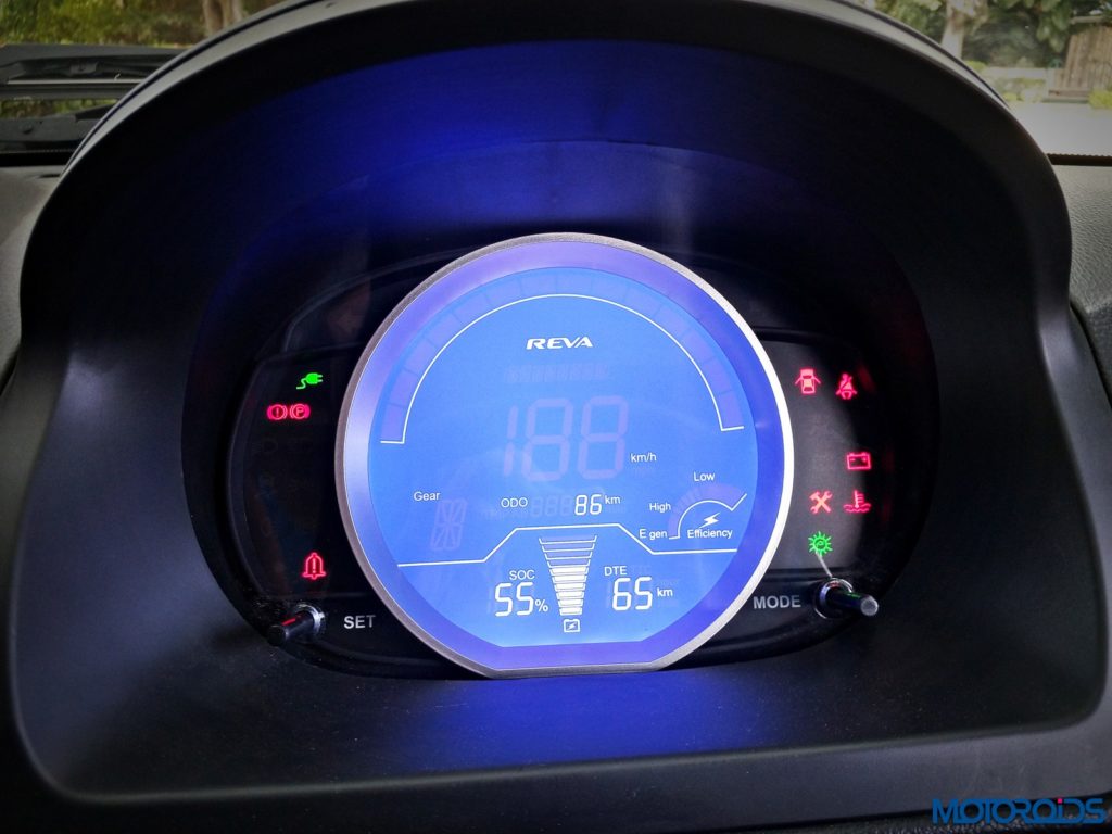 mahindra-e2o-plus-instrument-panel-1