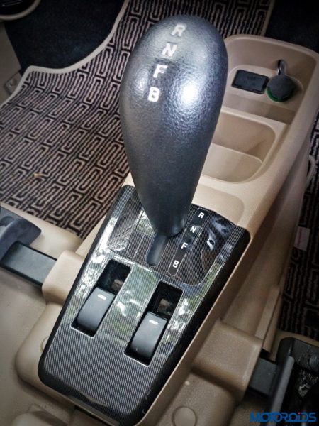 mahindra-e2o-plus-gear-stick-2