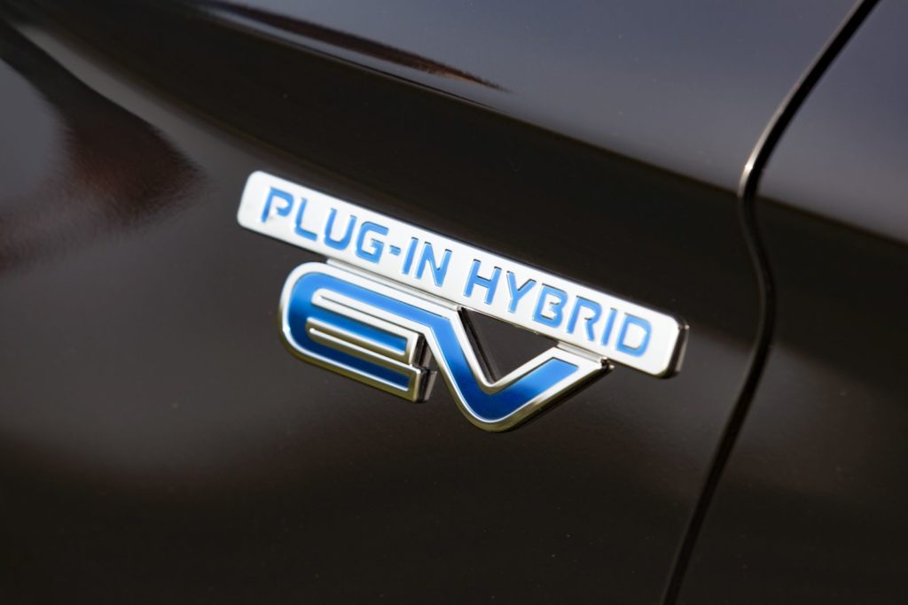 mitsubishi-outlander-phev-juro-20