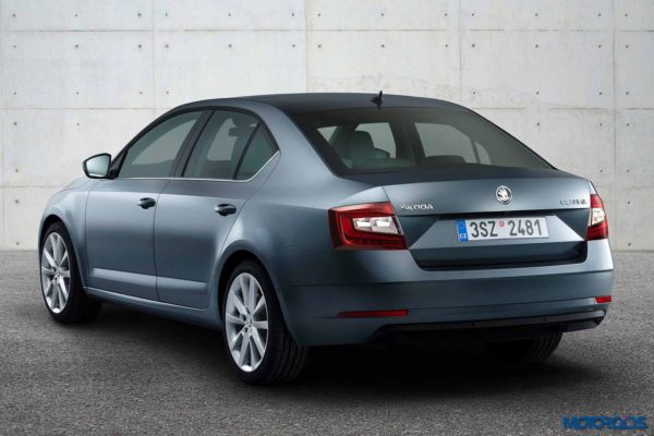 new-2017-skoda-octavia-facelift-rear