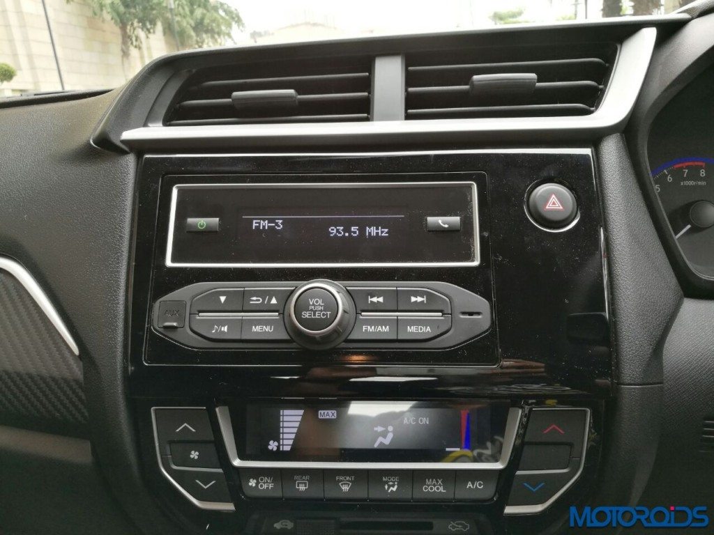 new-honda-brio-instrument-console