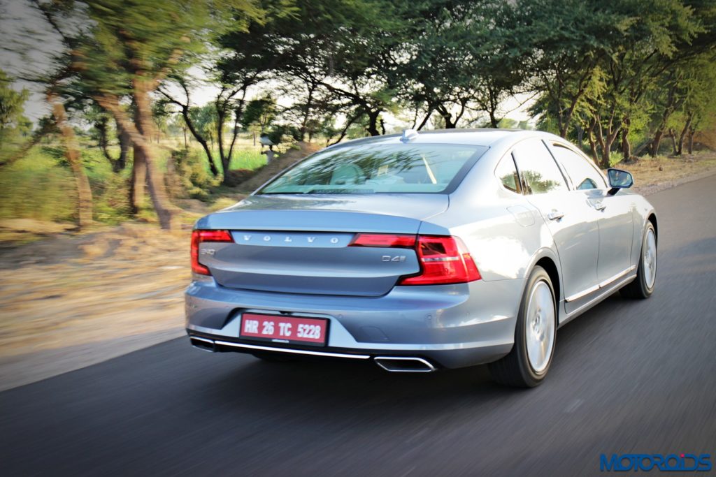 new-volvo-s90-rear-1