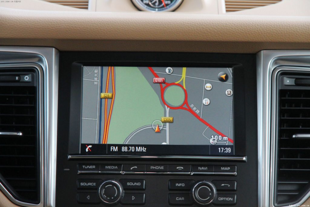 porsche-macan-infotainment