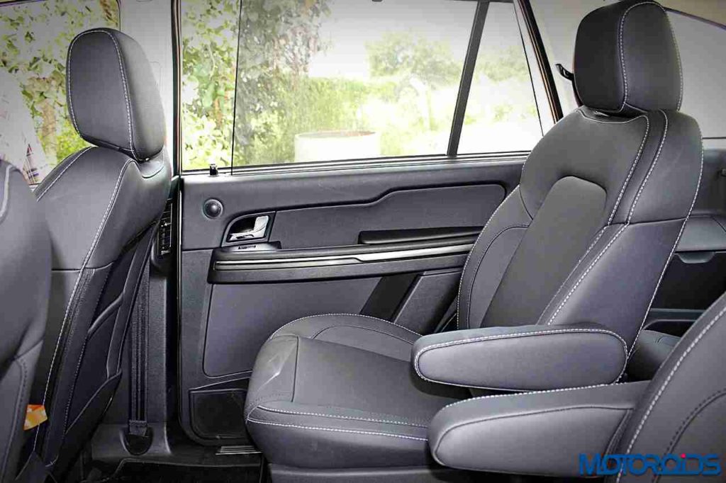 tata-hexa-captain-seats