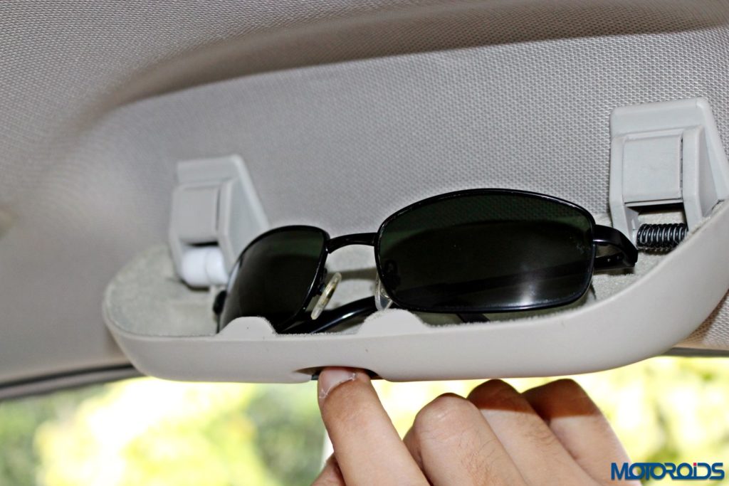 tata-hexa-sunglass-holder