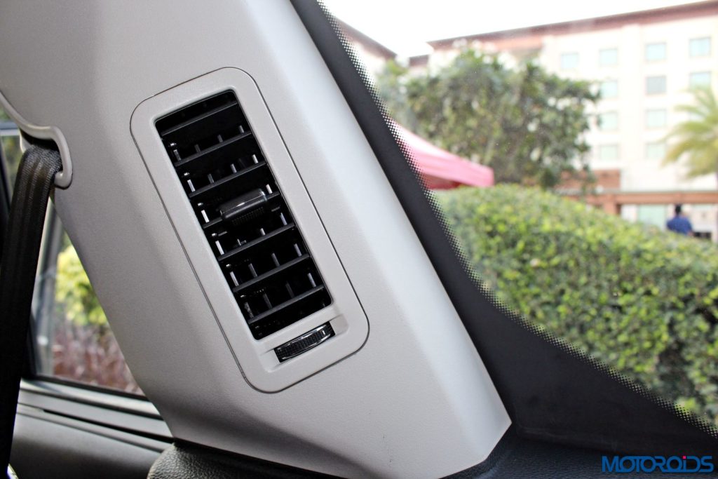 tata-hexa-third-row-ac-vent