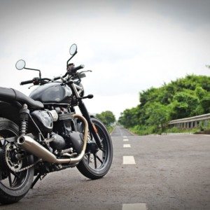 Triumph Street Twin Review