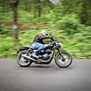 Triumph Street Twin Review