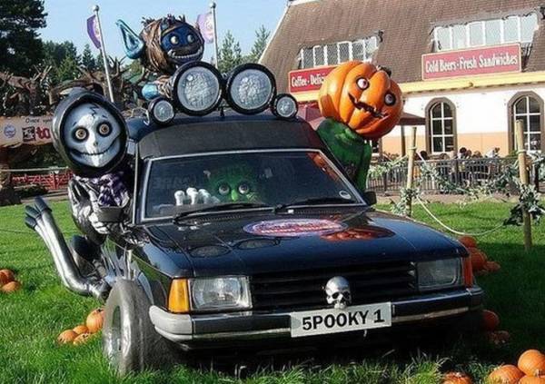 halloween car