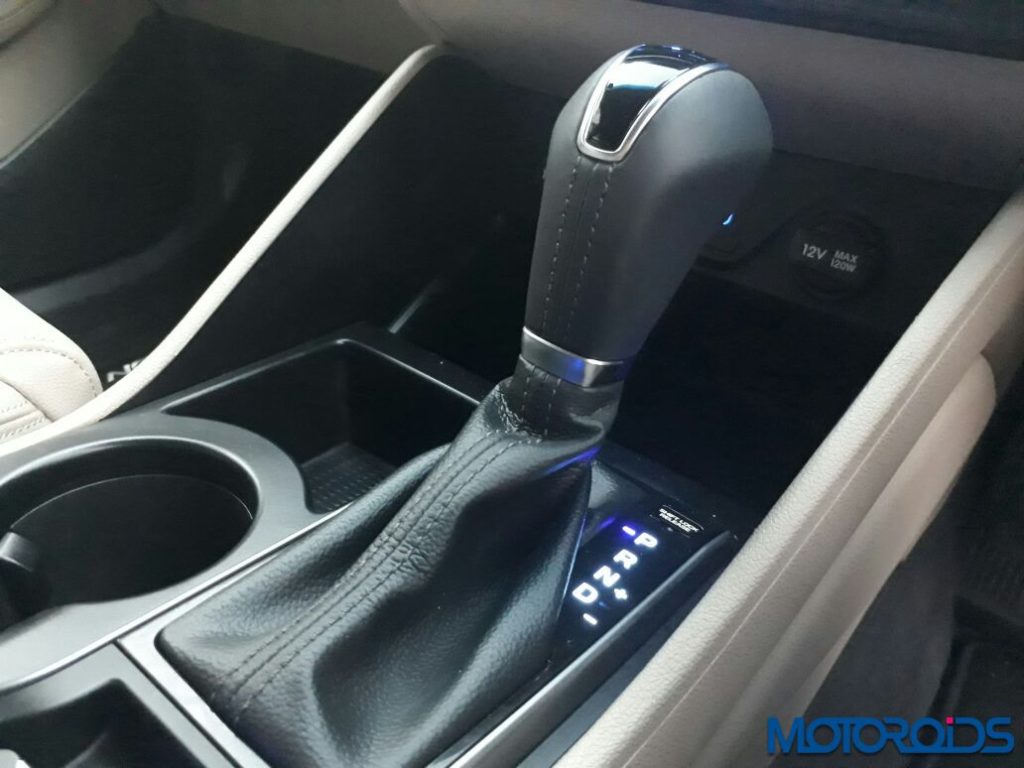 2016-hyundai-tucson-automatic-transmission-lever