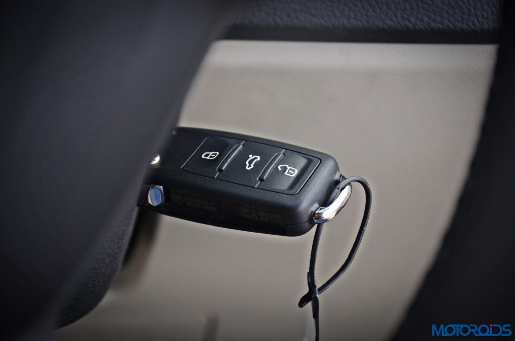 2016-new-skoda-rapid-facelift-keyfob