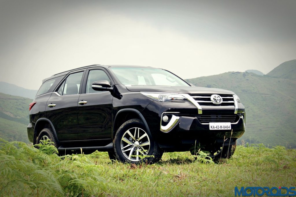 2016-toyota-fortuner-10