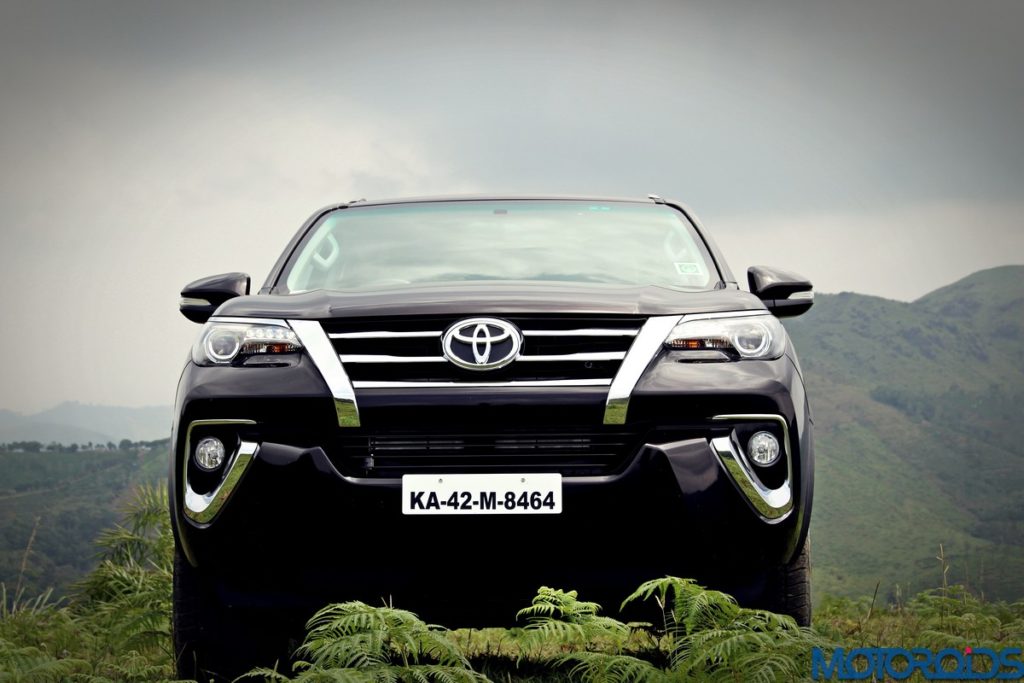 2016-toyota-fortuner-24