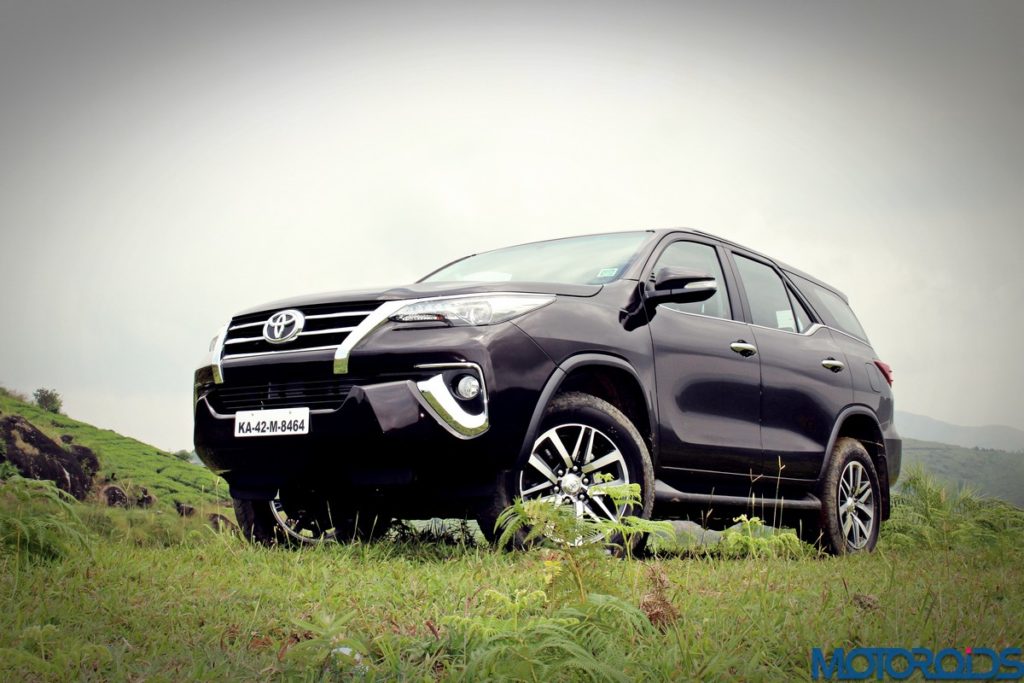 2016-toyota-fortuner-26