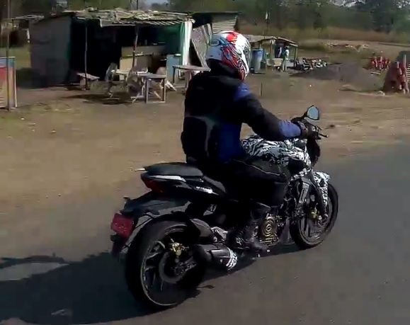 Bajaj Dominar VS spied testing