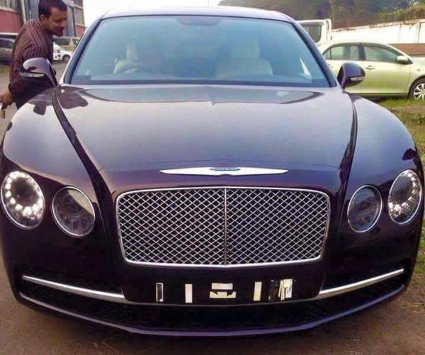 Bentley Flying Spur with Chrysler badge