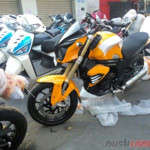 Mahindra Mojo Yellow Spied