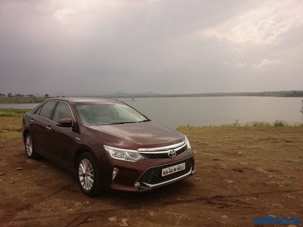 toyota-camry-hybrid-indore-to-mumbai-via-mandu-105