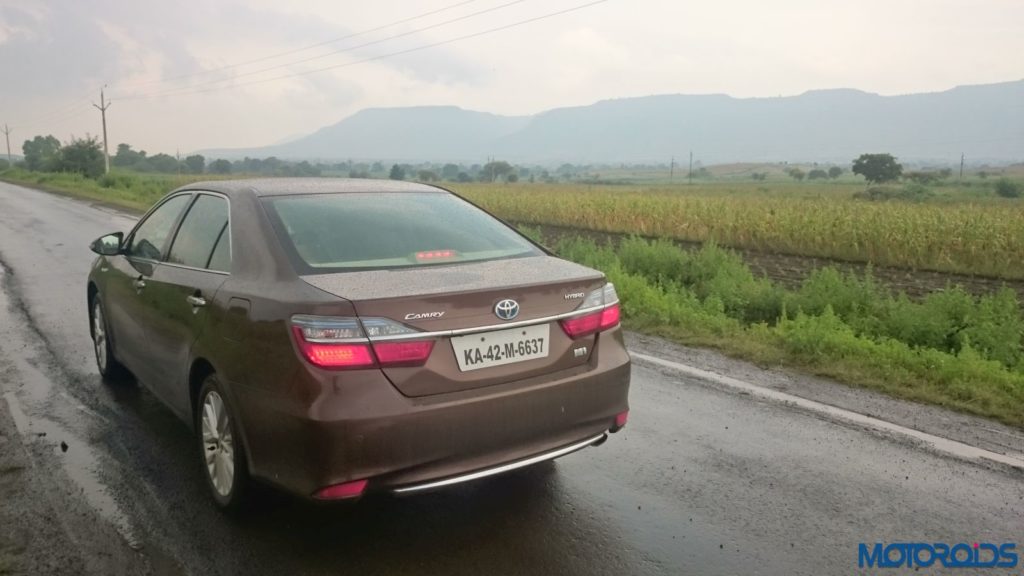 toyota-camry-hybrid-indore-to-mumbai-via-mandu-121