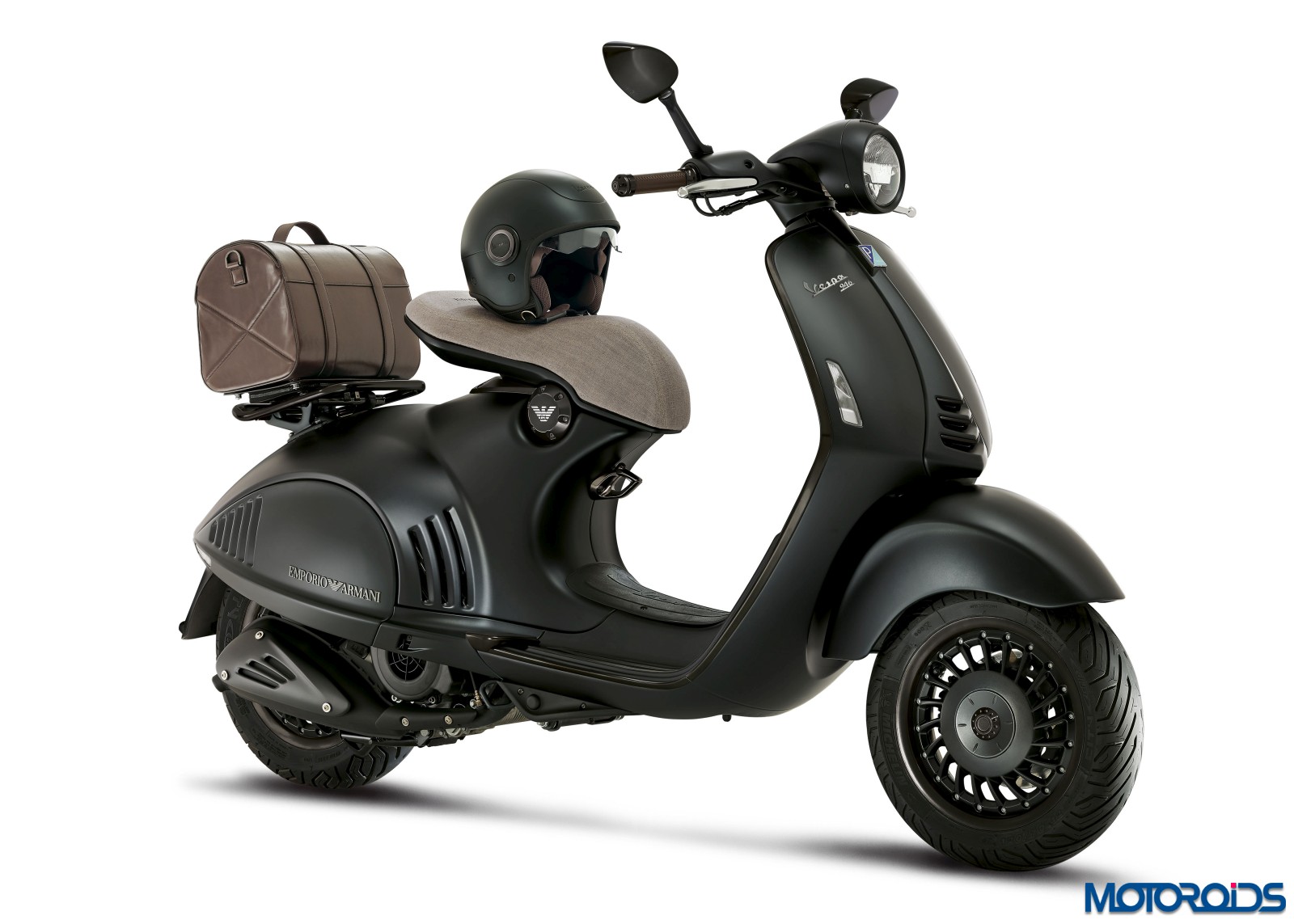 Vespa 946 Emporio Armani India launch postponed to early Nov