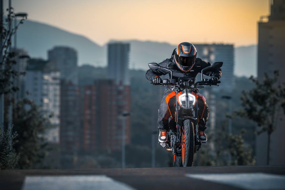 new-2017-ktm-duke-390-official-8