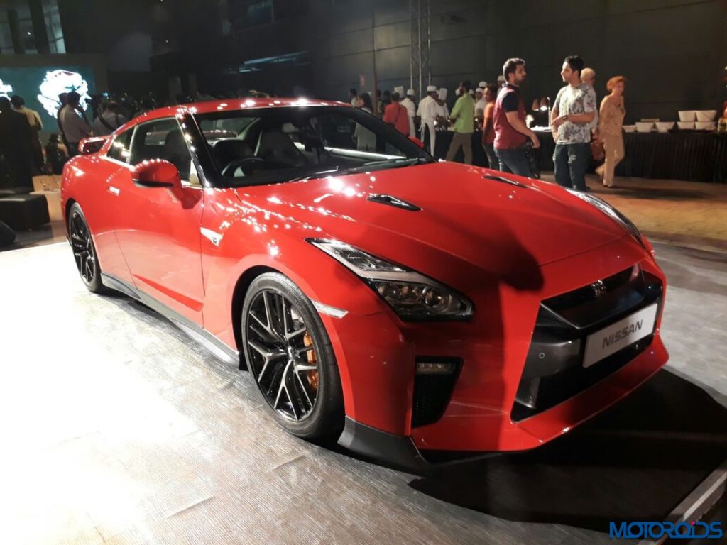 2017-nissan-gt-r-18