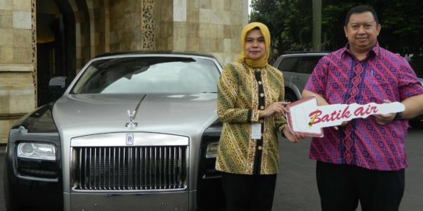 Lottery Winner Leaves Calls Unanswered Rolls Royce Gift Given Away to Ministry of Social Affairs