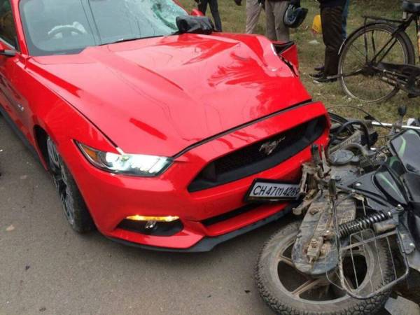 Ford Mustang Crash India