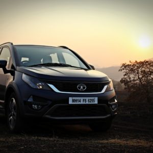 Tata Hexa front