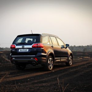 Tata Hexa rear