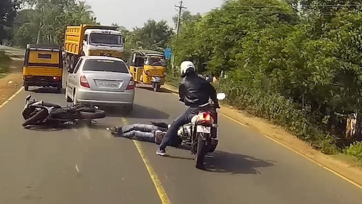 Watch This TVS Apache Riders Crazy Reflexes Save His Fellow Riders Life